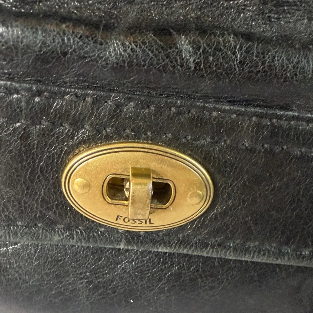 FOSSLI Leather Crossbody Bag - Picture 4 of 10
